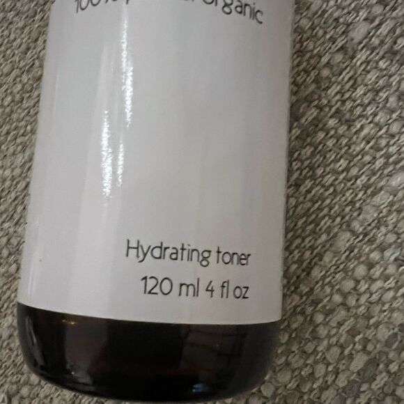 Poppy Austin rose water toner - Picture 2 of 4